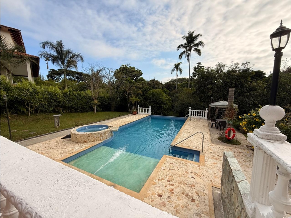 En venta casa campestre en Cerritos - vía la Virginia