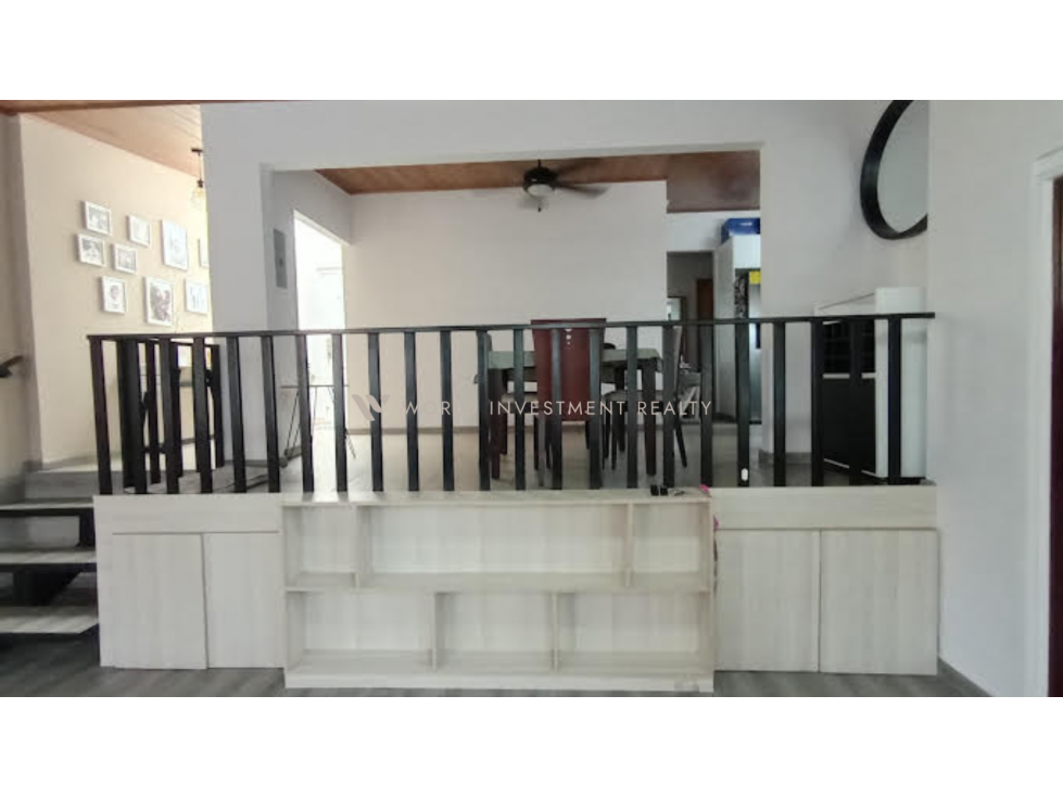 MODERNA CASA EN VENTA CON AMPLIO PATIO — foto 4