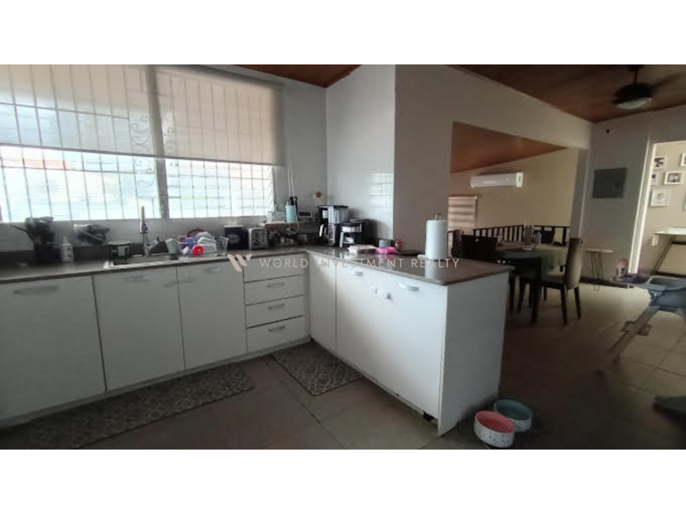 MODERNA CASA EN VENTA CON AMPLIO PATIO — foto 6