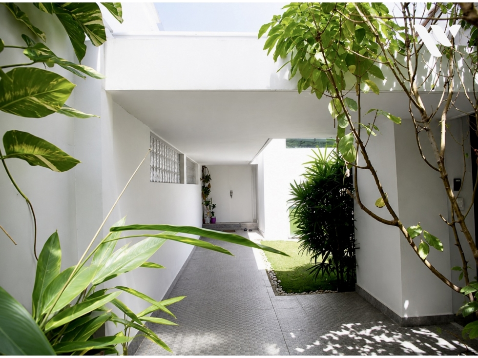 CASA EN VENTA CON PISCINA | LA ALAMEDA, BETANIA