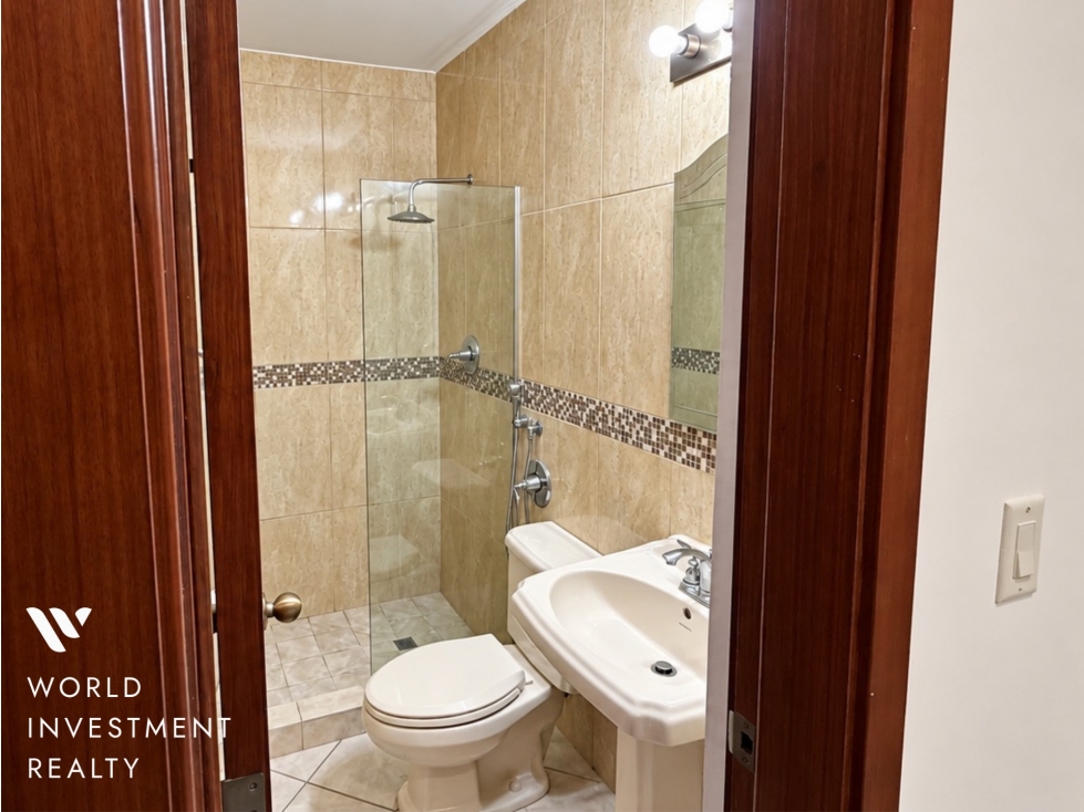 CASA EN VENTA EN SENDEROS CAMINO DE CRUCES, CLAYTON | 4 RECÁMARAS - 6