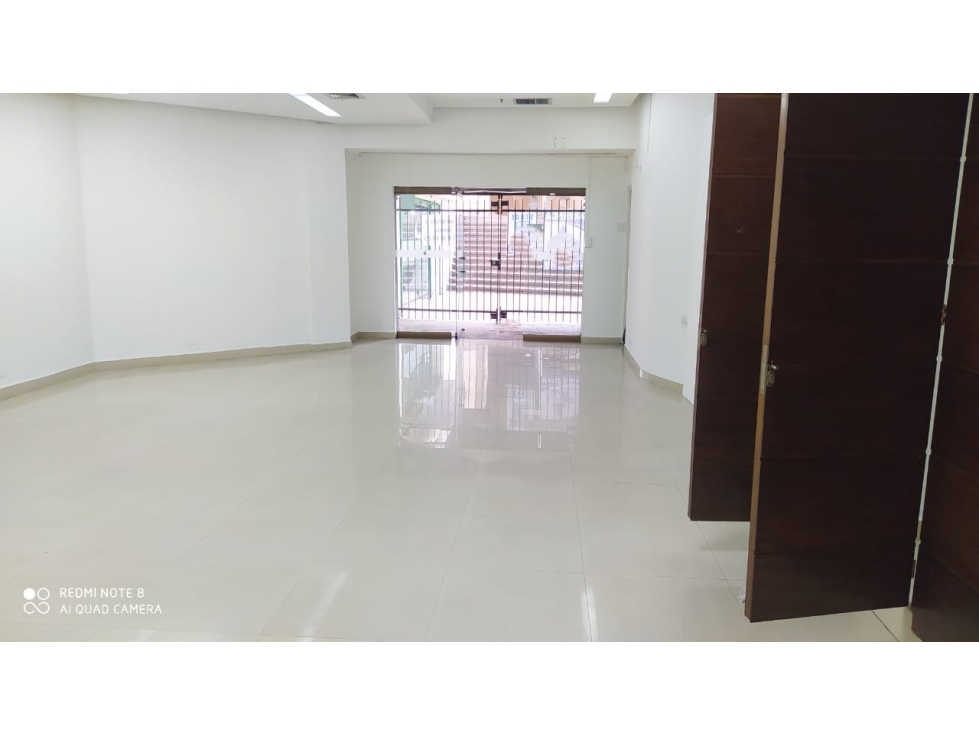 LOCAL EN VENTA CENTRO MEDELLÍN VITRINA COMERCIAL EN COLSEGUROS — foto 4