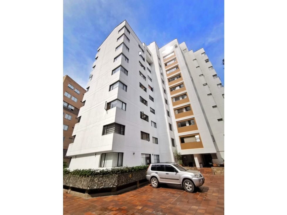 APARTAMENTO VENTA CASTROPOL POBLADO REMODELADO GRANDES ÁREAS — foto 2