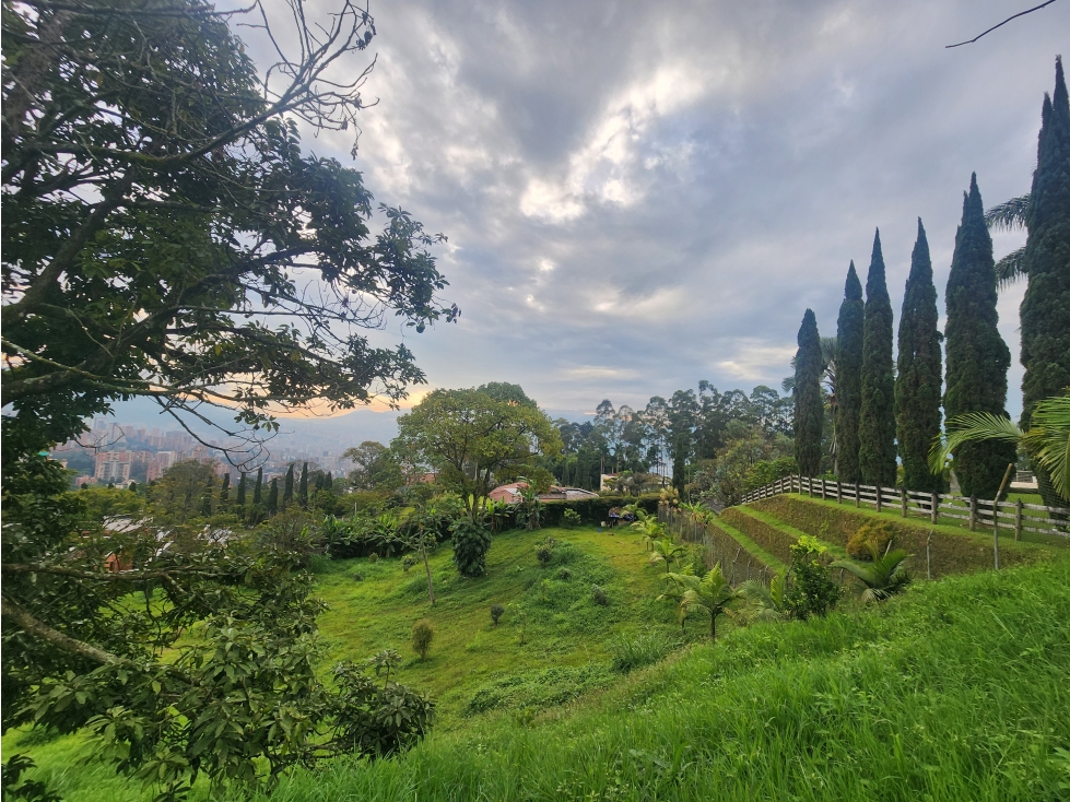 CASA CAMPESTRE VENTA LAS PALMAS POBLADO EXCLUSIVA URBANIZACIÓN — foto 2