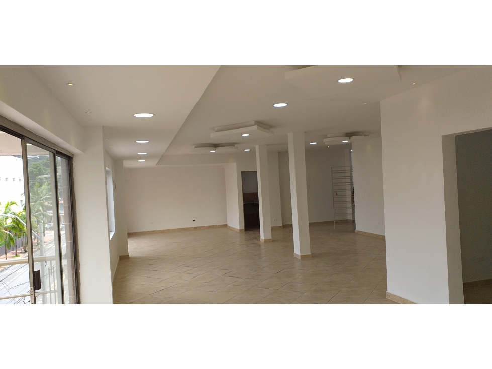 EDIFICIO OFICINAS Y LOCALES VENTA CONQUISTADORES LAURELES RENTANDO — foto 4