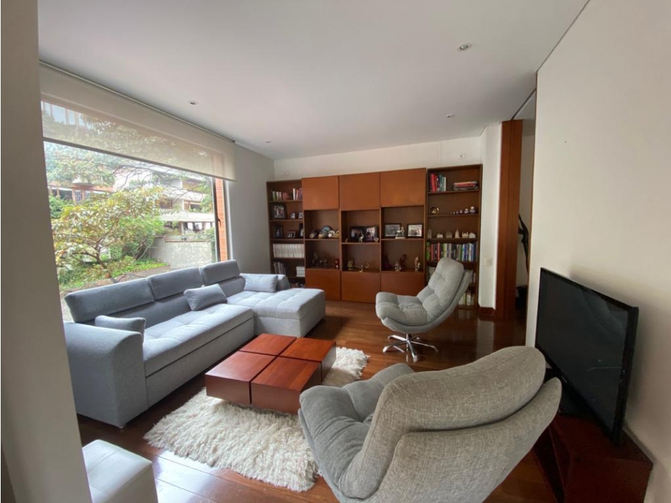 ARRIENDO/VENDO EXCLUSIVO APTO CON TERRAZA EN ROSALES — foto 2