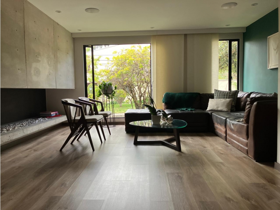 VENDO ESPECTACULAR CASA EN SANTA ANA - REMODELADA - (tercería)