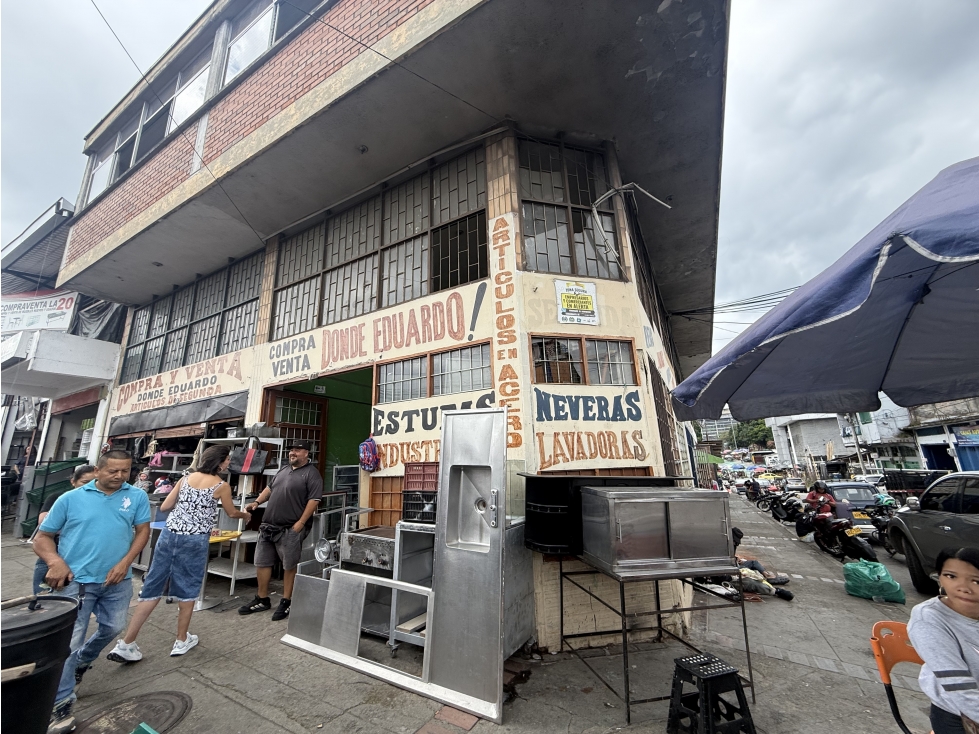 Local Esquinero En Venta Centro De Armenia (La Ch)