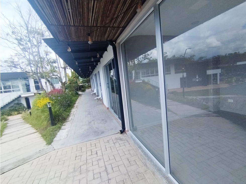 Se Arriendan Locales En Mall - Vía El Caimo 9322469