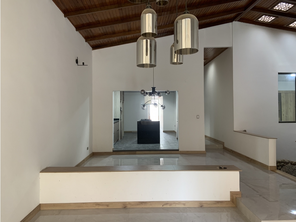 Se Vende Casa Renovada Barrio Profesionales Armenia — foto 2