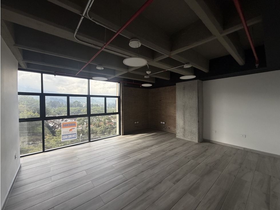 Oficina Moderna En Venta Centro Empresarial Icono — foto 2