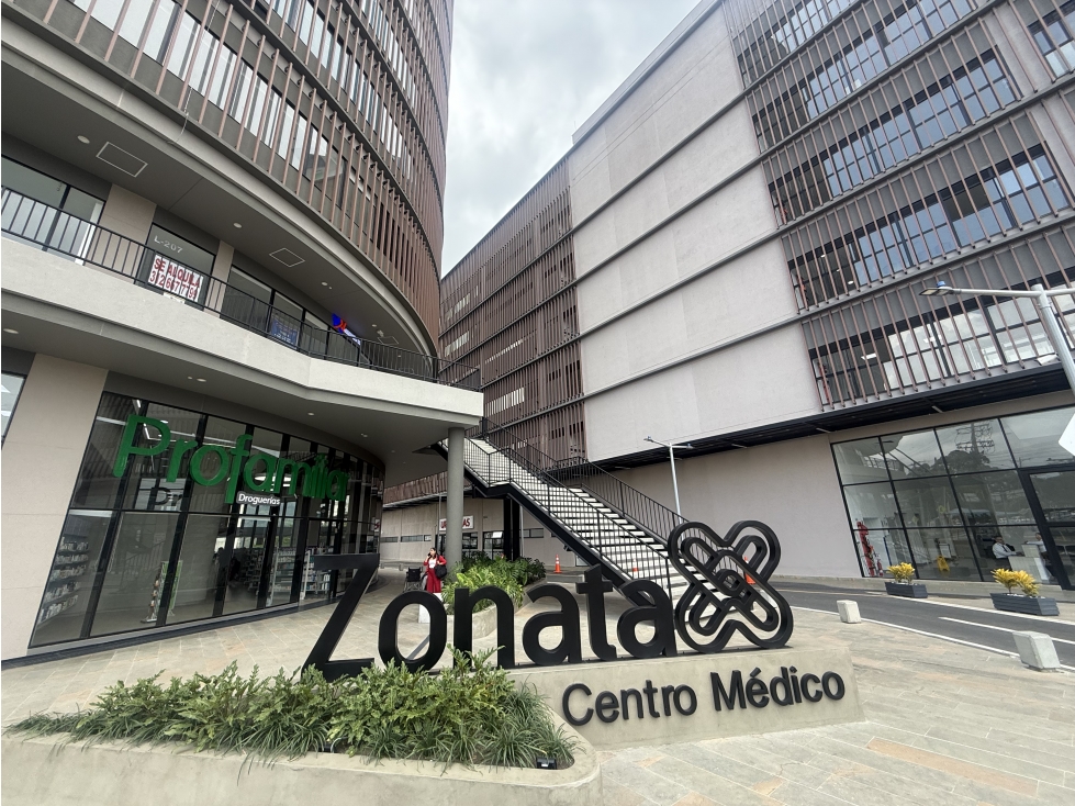 Se Alquila Local Comercial Centro Medico Zonata — foto 2