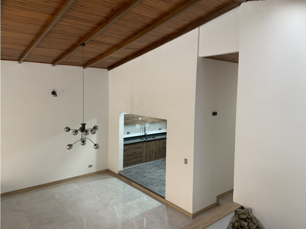 Se Vende Casa Renovada Barrio Profesionales Armenia — foto 3