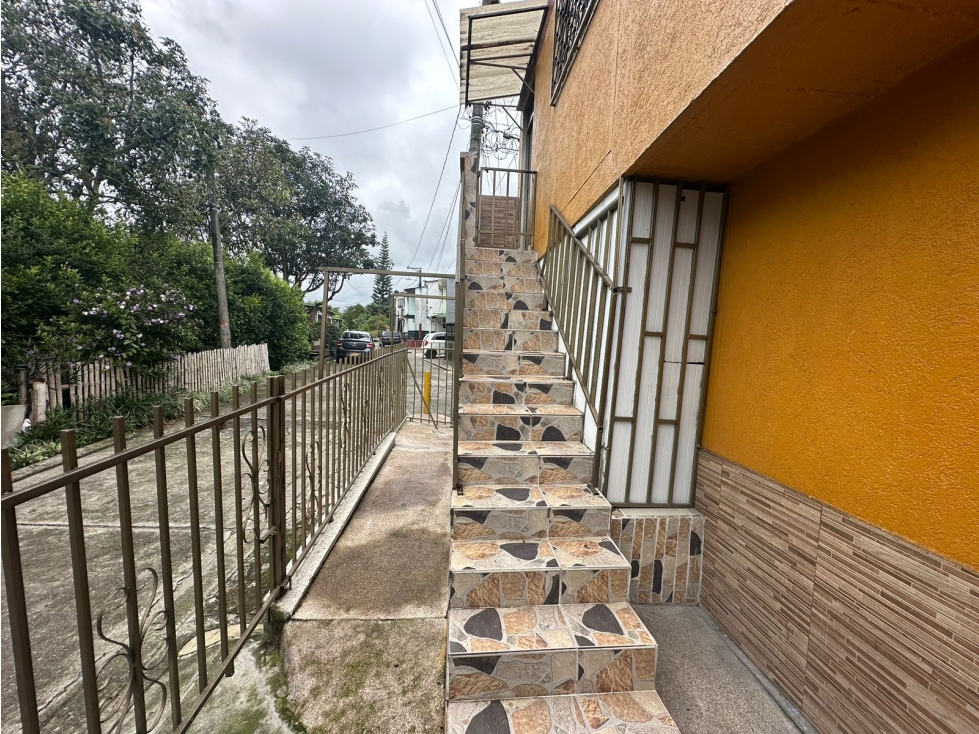 Se Vende Casa Bifamiliar Cerca Al Terminal De Transporte Armenia — foto 2