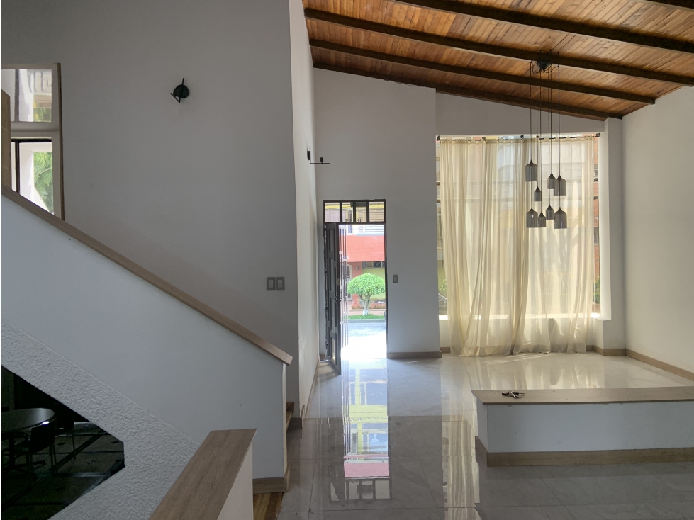 Se Vende Casa Renovada Barrio Profesionales Armenia — foto 5