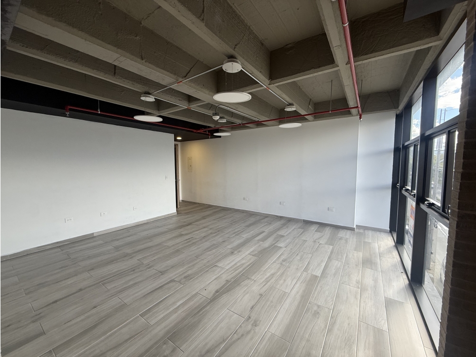 Oficina Moderna En Venta Centro Empresarial Icono — foto 6