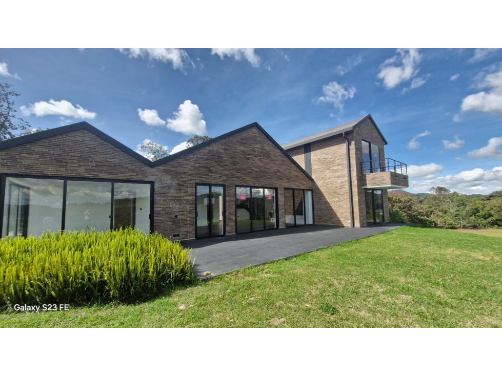 Casa Parcelación Para Venta en El Retiro- Urbano
