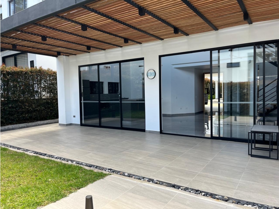 Casa Para Venta En Urbanización Cerrada En El Retiro — foto 3