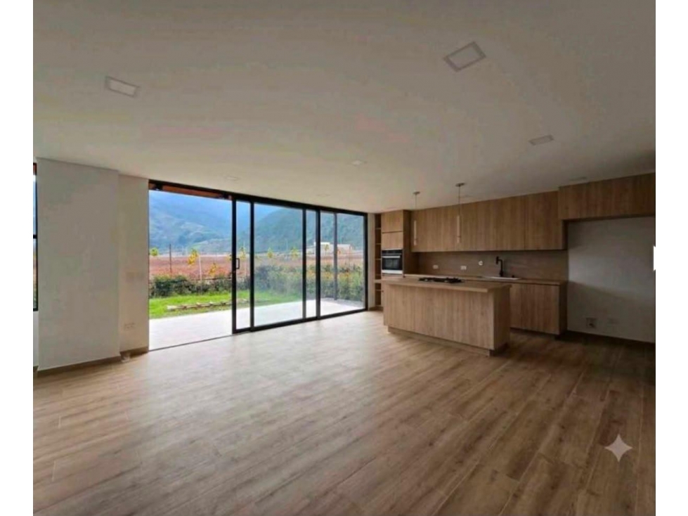 Casa para venta en urbanización cerrada en el Retiro — foto 3