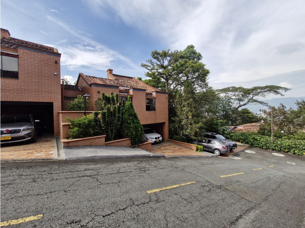 Casa en urbanización para venta en Medellín - Los Balsos — foto 2