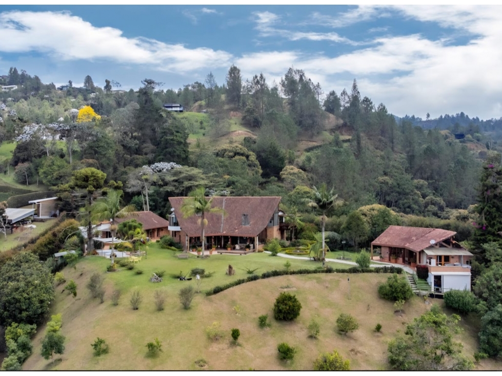 Finca para venta en Urbanización Cerrada en el Retiro