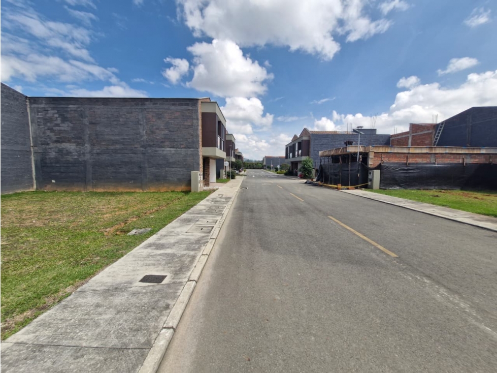 Lote en urbanización para venta en La Ceja — foto 4