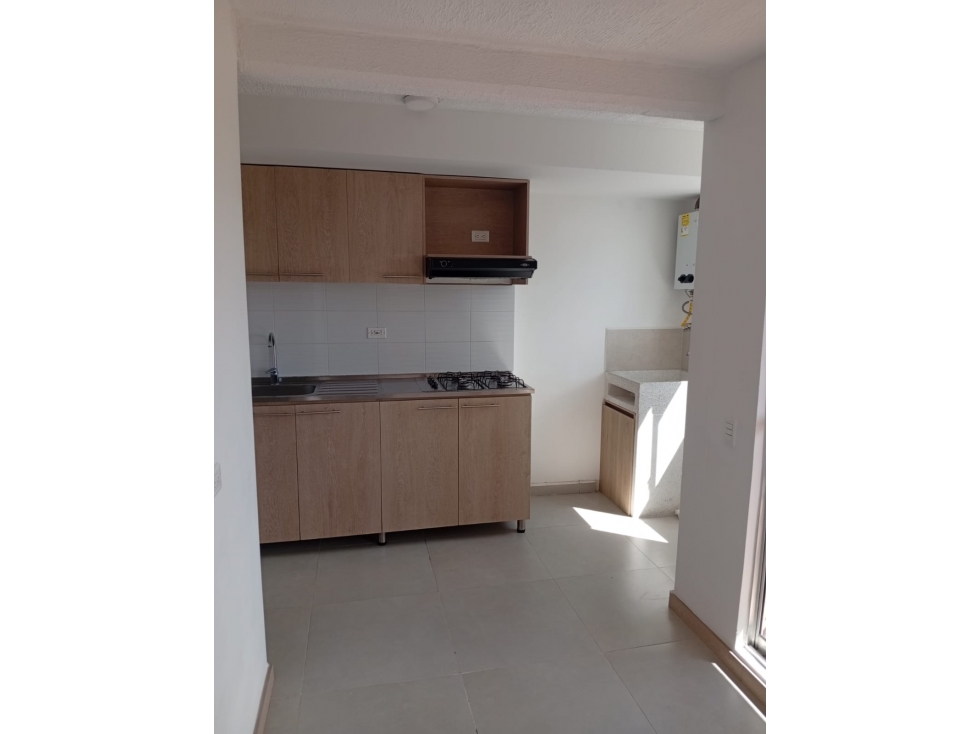 Apartamento en venta en urbanización cerrada en Rionegro — foto 2