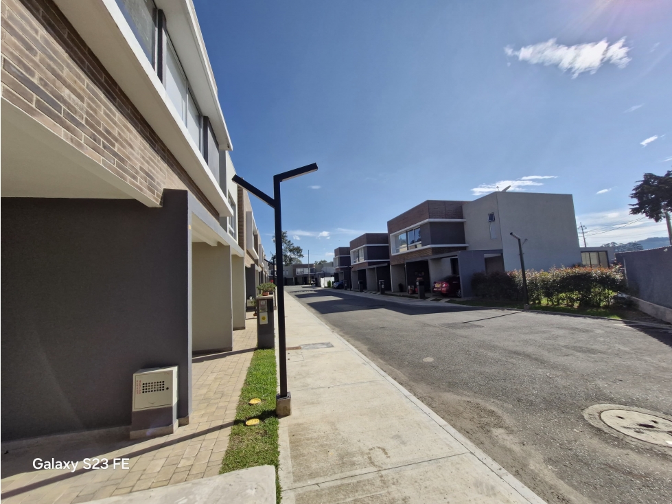 Casa en urbanización en La Ceja para venta — foto 2