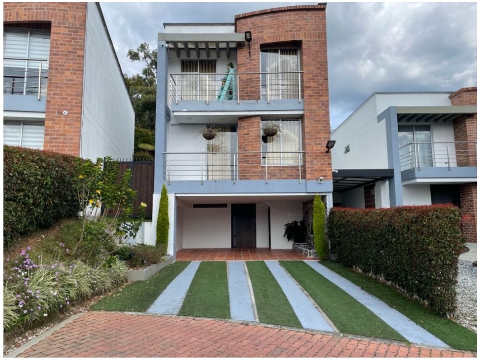 Casa para venta en Urbanización Cerrada En El Retiro