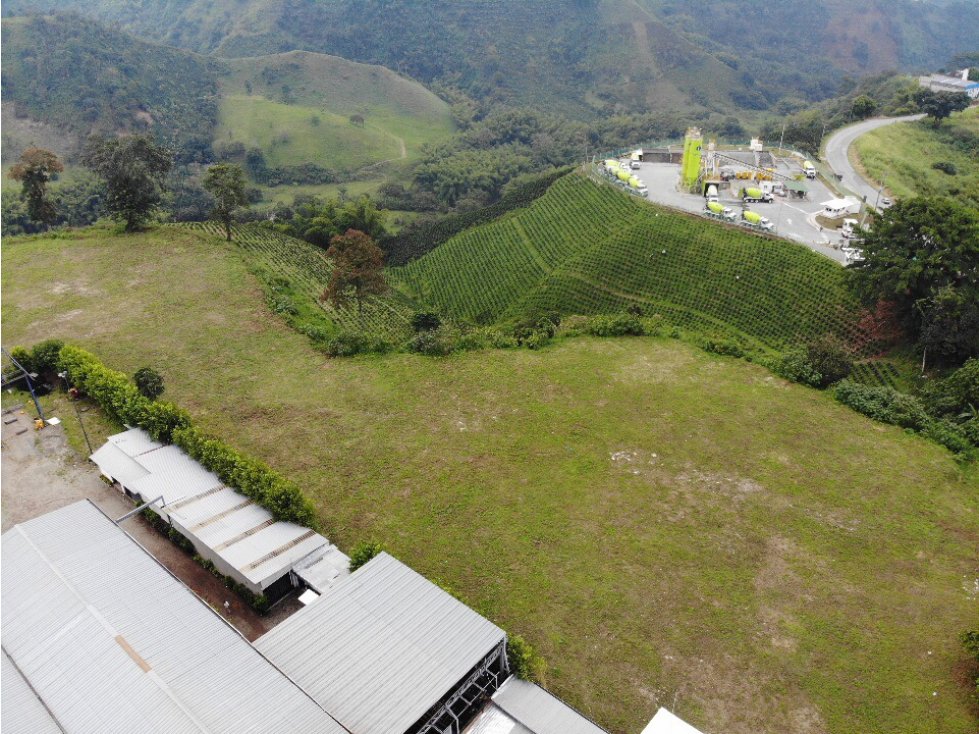 Se Vende Lote Uso De Suelo Industrial Sur de Armenia — foto 2
