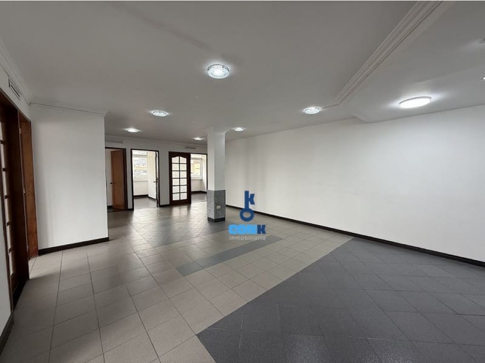 VENTA OFICINA LA CANDELARIA, BOGOTÁ — foto 2
