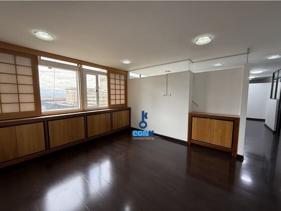 VENTA OFICINA LA CANDELARIA, BOGOTÁ — foto 5