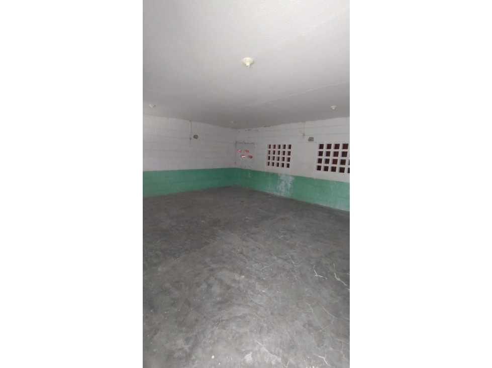 BODEGA LA PLAYA - 2