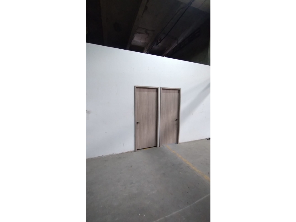 BODEGA 2000 MTR2 VIA 40 - 1