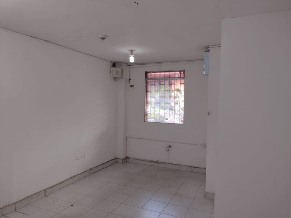 BODEGA VIA 40 1787 MTRS2