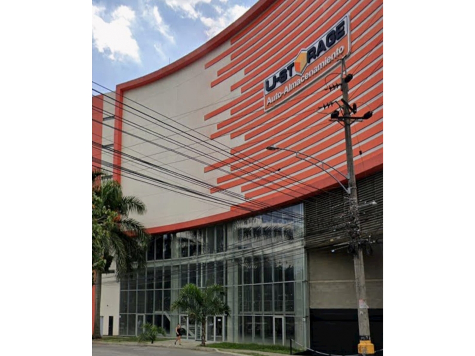 Local comercial poblado en arriendo