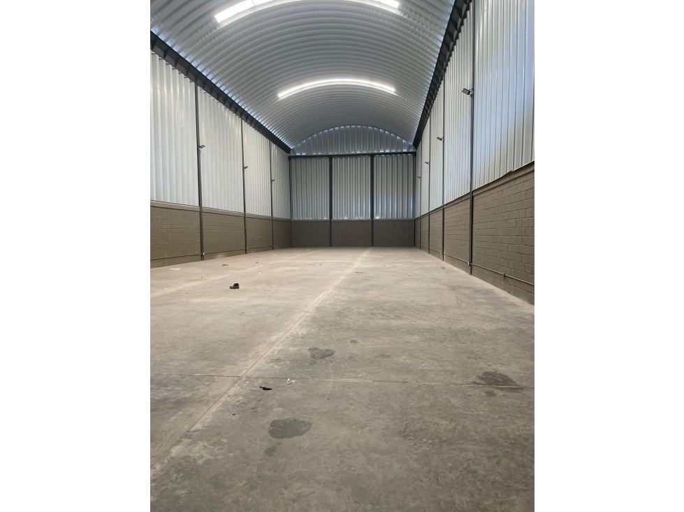 BODEGA CIRCUNVALAR — foto 2