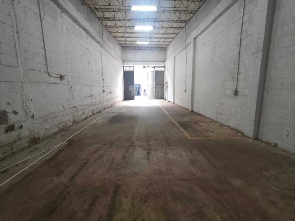 Bodega de 110 mts2 en Pilarica para Arriendo