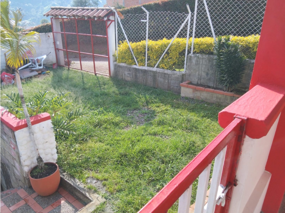 Casa de 500 mts2 para venta en 3 niveles en San Cristobal — foto 2
