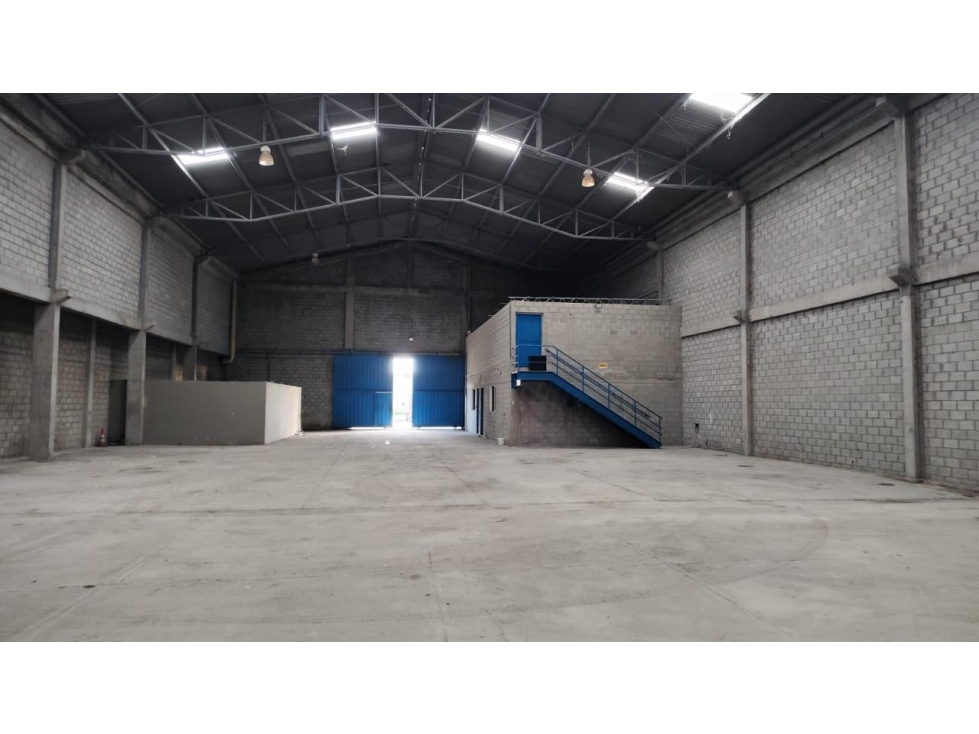 SE ARRIENDA BODEGA VIA 40 PARQUE INDUSTRIAL