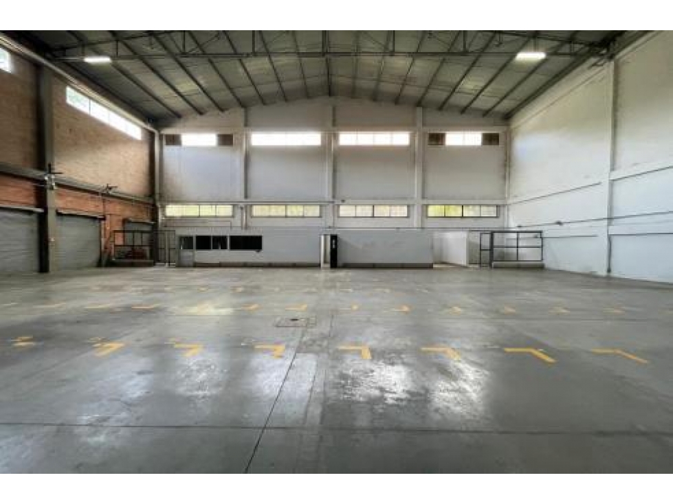 Bodega de 1.660 mts2 en Copacabana para Arriendo - 1