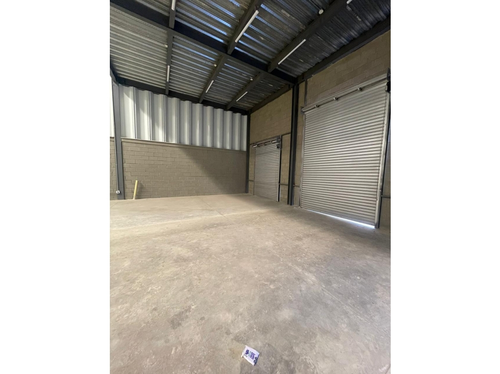 BODEGA CIRCUNVALAR — foto 6