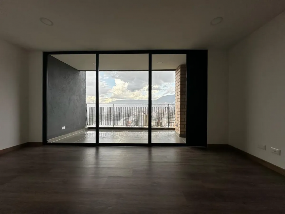 Apartamento en Av. Las Vegas para Arriendo 100mts2 — foto 2
