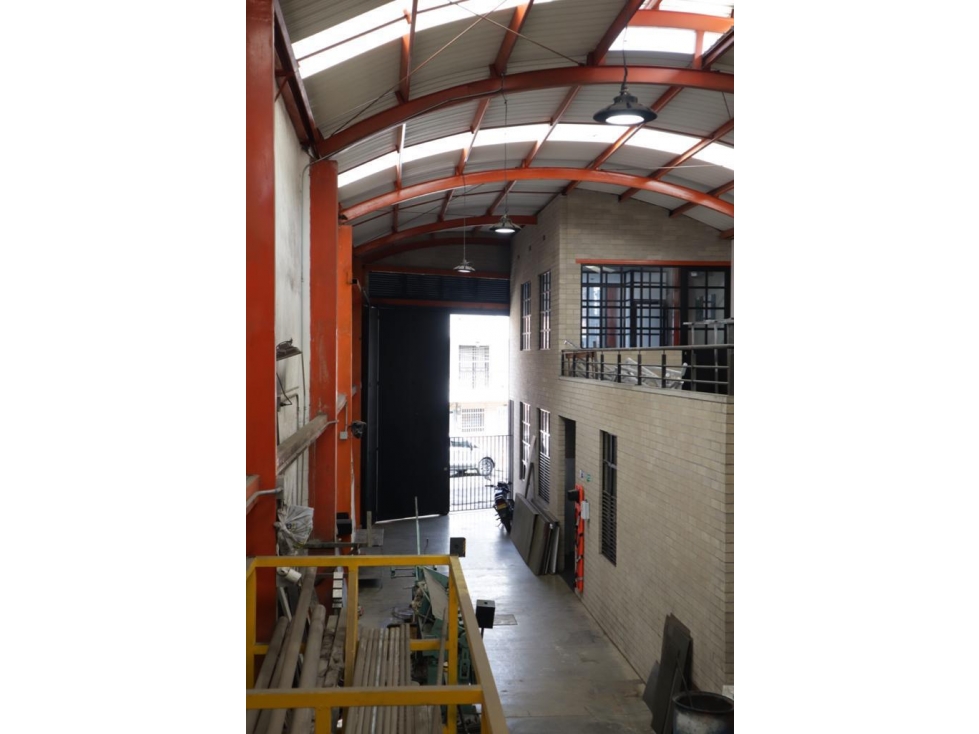 BODEGA DE 310 MTS2 PARA VENTA EN GUAYABAL - 2