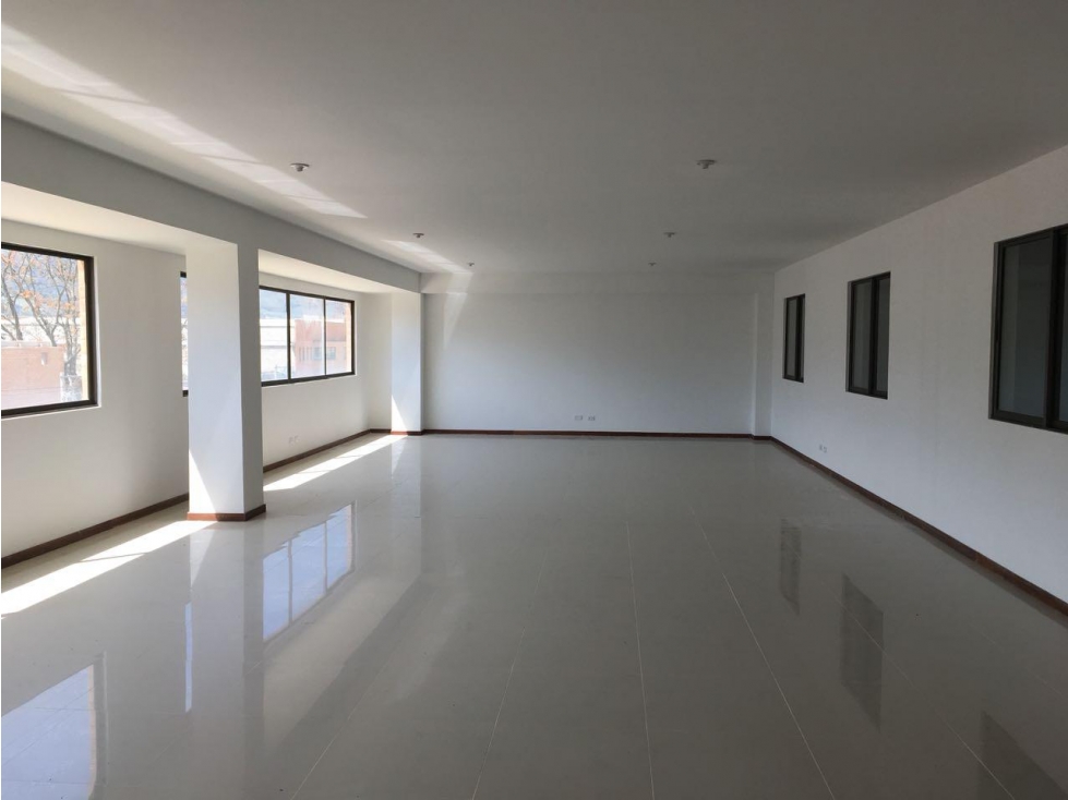 BODEGA DE 3.100 MTS2 CON MUELLES DE CARGA PARA ARRIENDO - 2