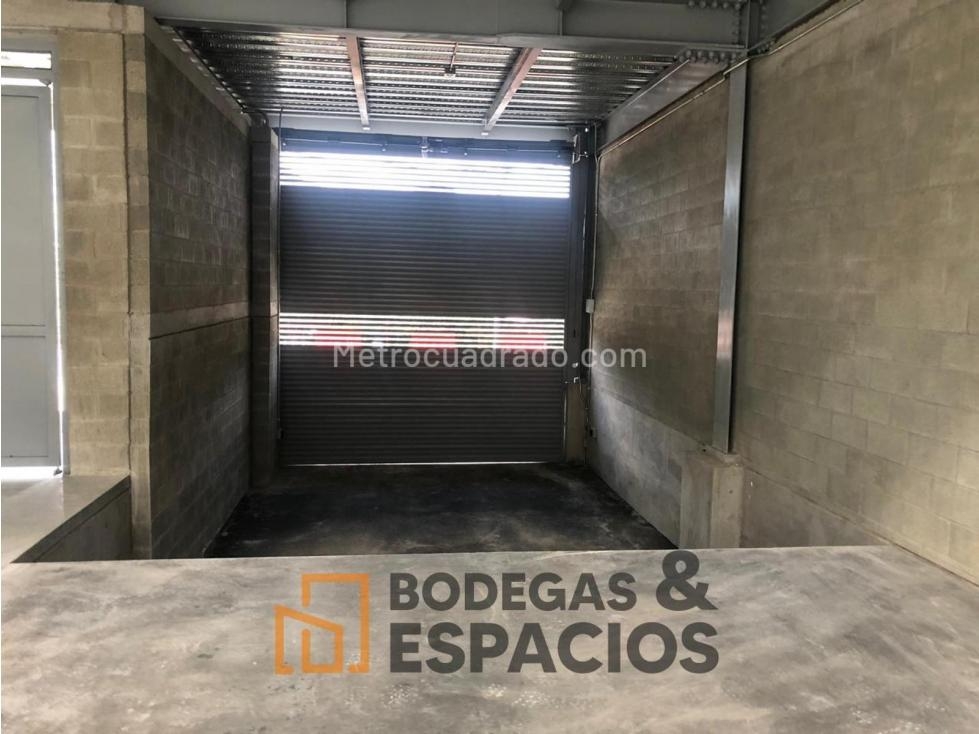 Bodega de 550 mts2 en Copacabana - 2