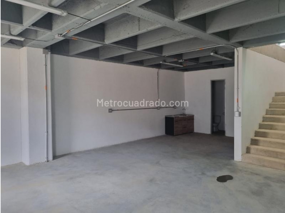 BODEGA DE 715 MTS2 EN VARIANTE CALDAS PARA VENTA - 2