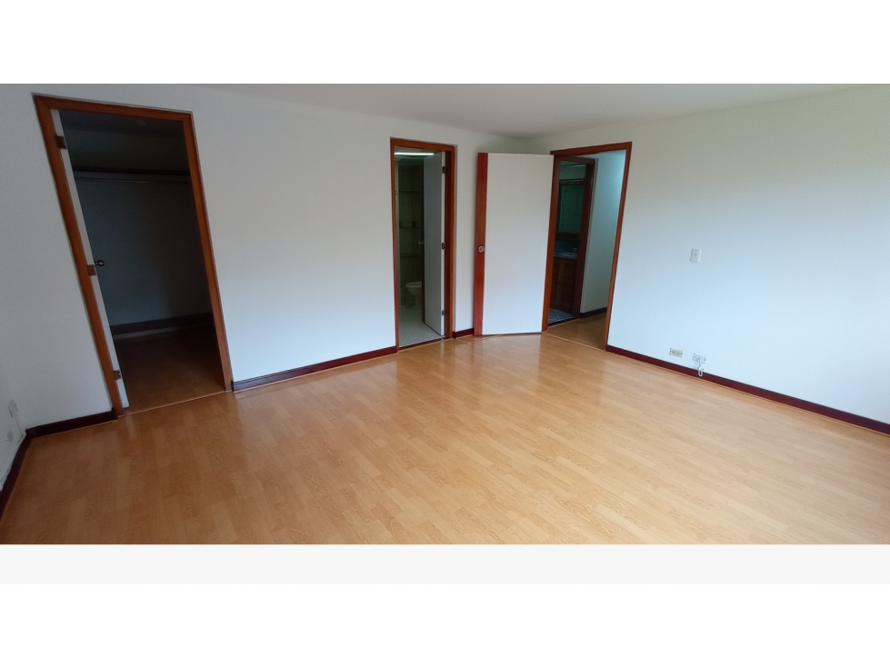 APARTAMENTO EN VENTA SECTOR MILLA DE ORO POBLADO — foto 3