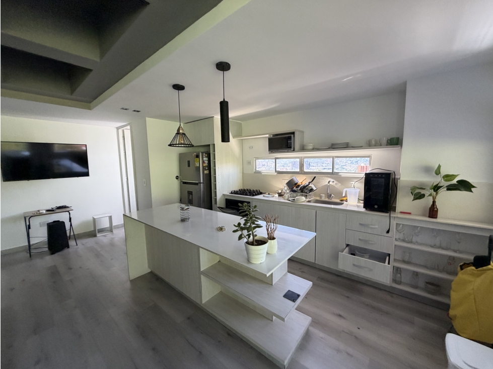 Apartamento de 90 mts2 en Envigado para Vebta
