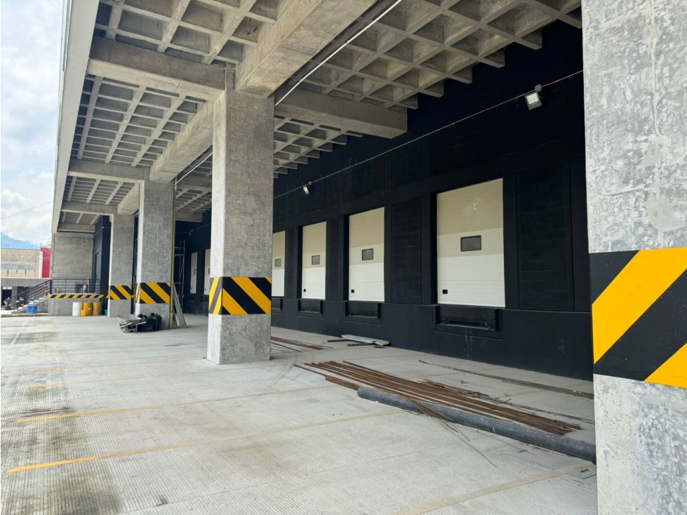 Bodega de 10.300 mts2 en La Estrella - 2